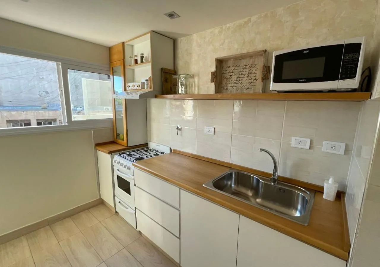 Depto Centrico En Mendoza, 3 Ambientes Con Terraza Balcon Wifi Alta Velocidad Lavanderia Cercano Aristides Y Parque General San Martin Argentina