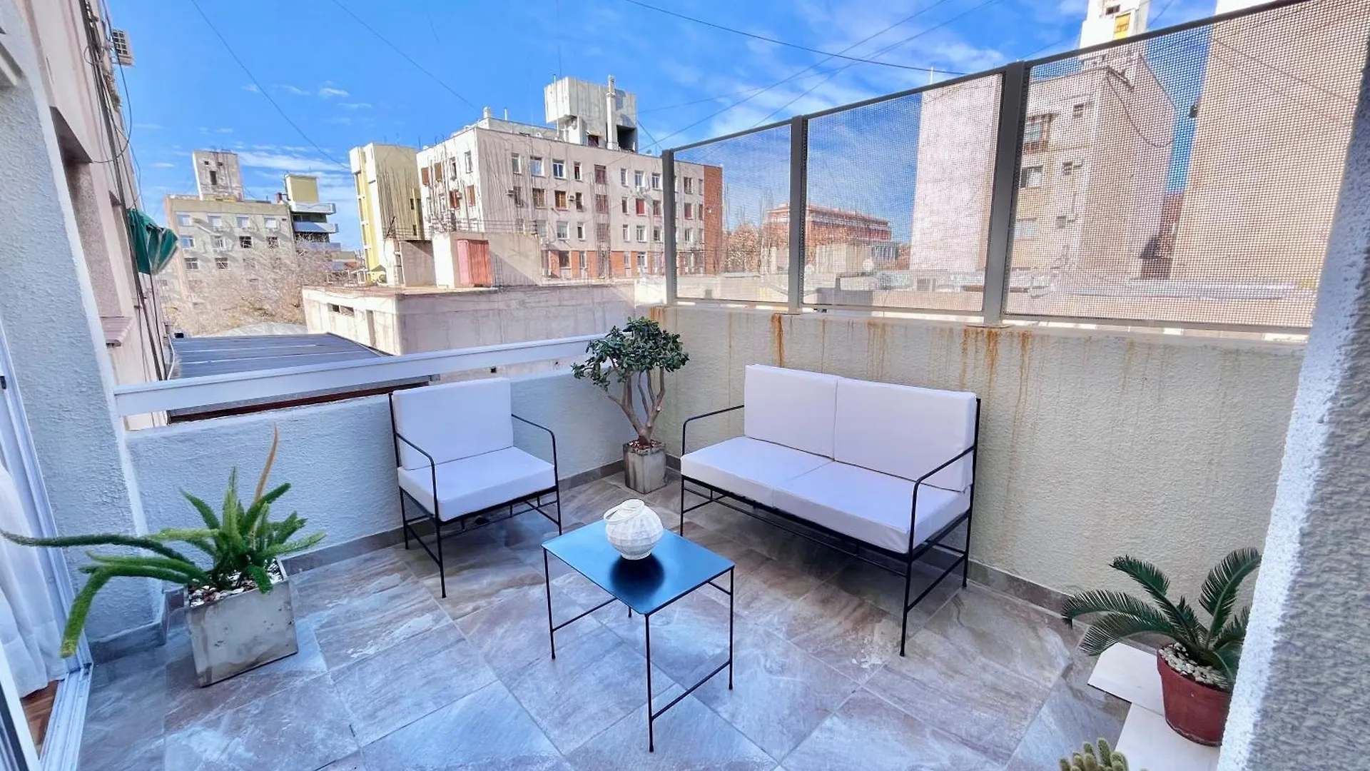 Apartamento Depto Centrico En Mendoza, 3 Ambientes Con Terraza Balcon Wifi Alta Velocidad Lavanderia Cercano Aristides Y Parque General San Martin